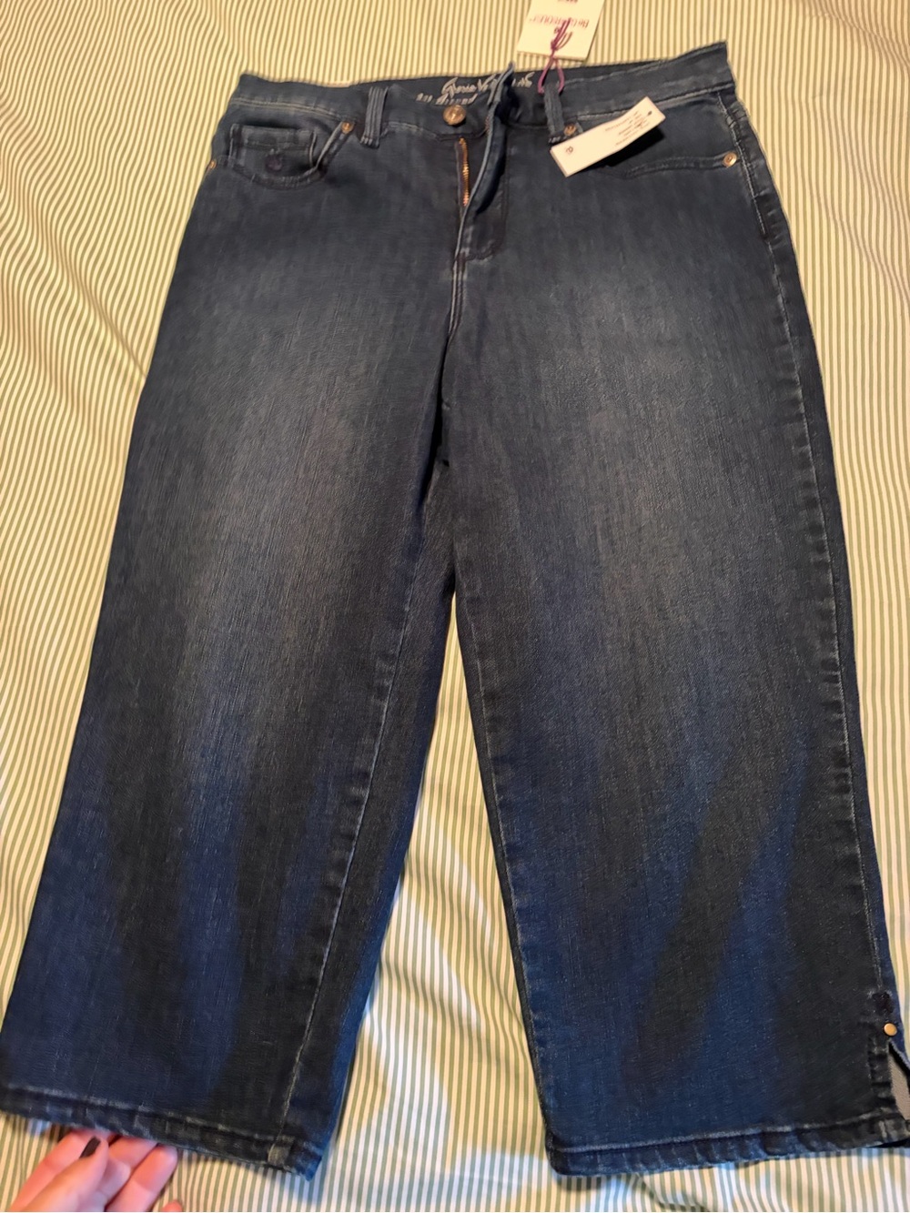 Gloria Vanderbilt Dark Indigo Wide Leg denim capris